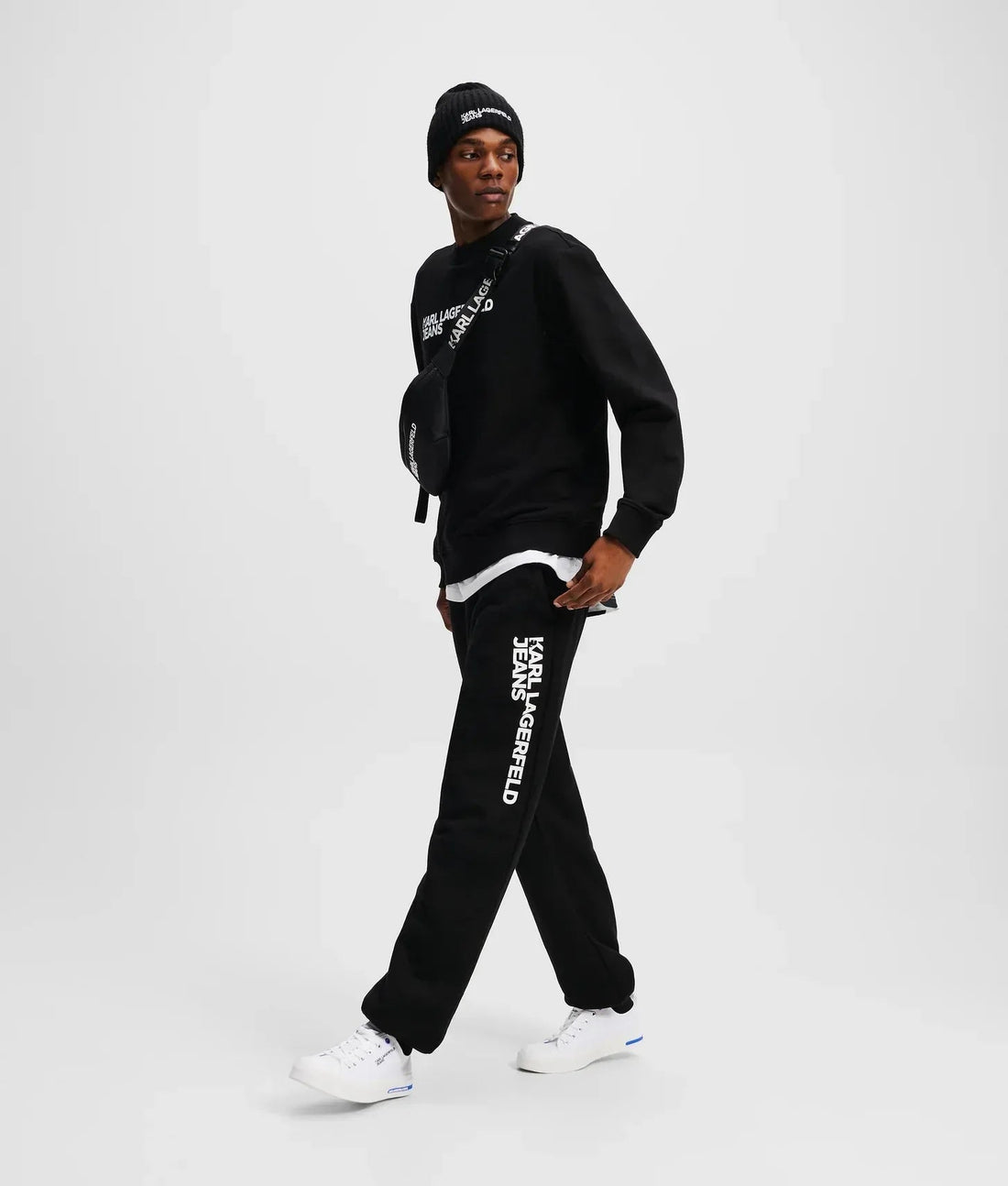 Logo across the chest SWEATSHIRT